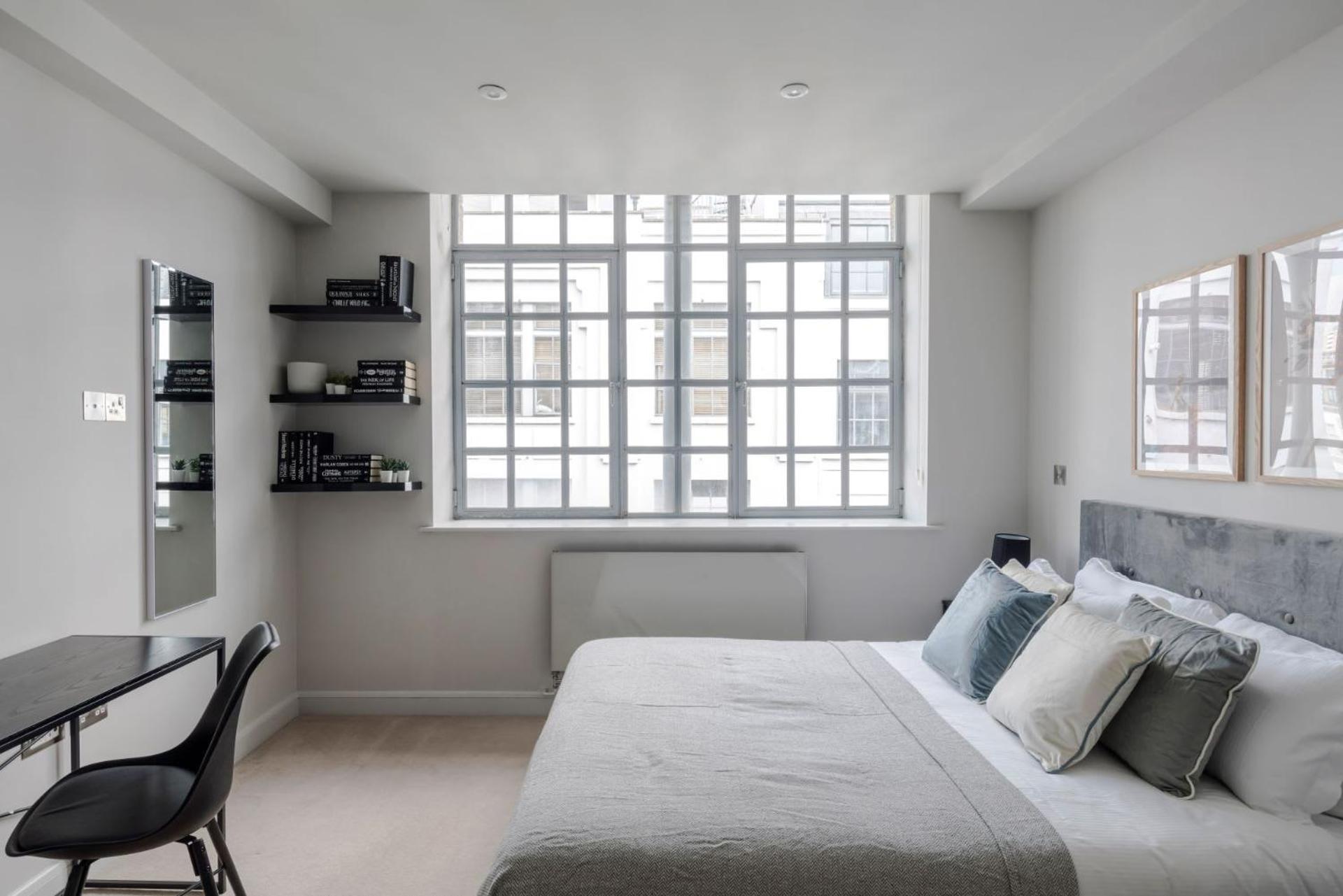 London'S Calling - Farringdon - By Frankie Says Екстер'єр фото